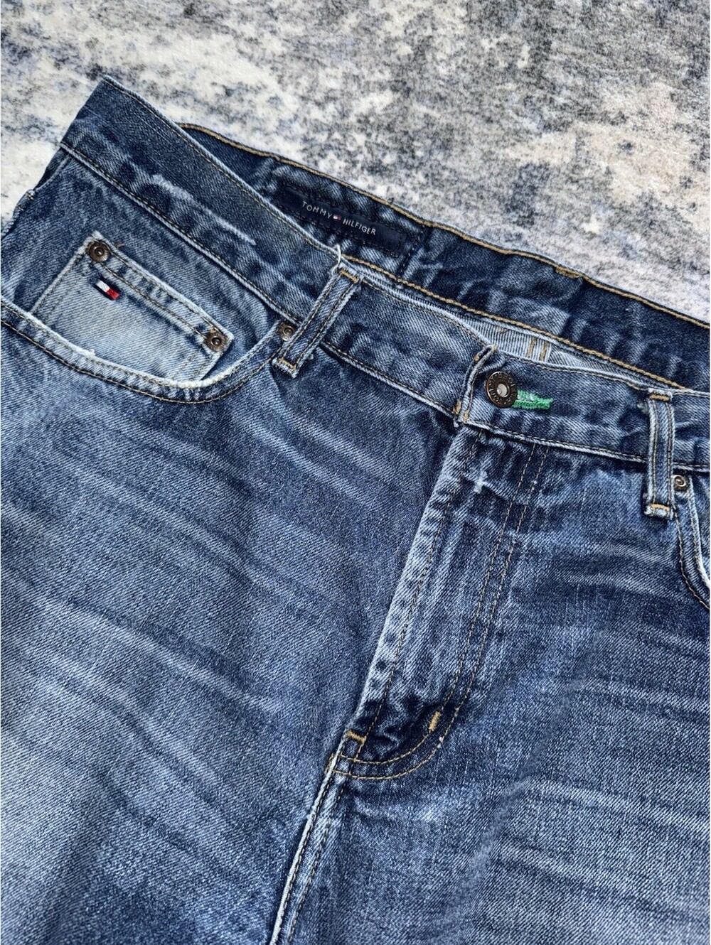 Tommy Hilfiger Jeans Mens 36x30 Blue Denim Straight Leg Faded Flag Logo